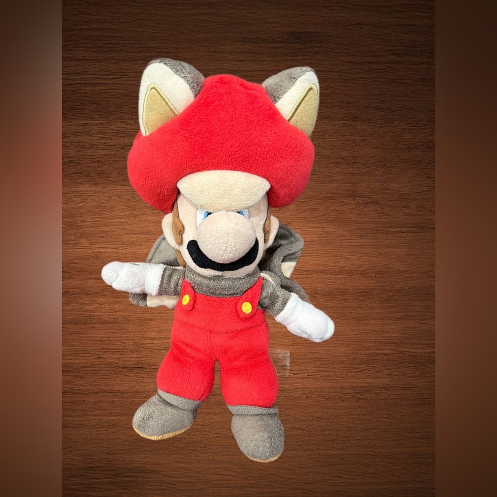 SUPER MÁRIO BROS FLYING SQUIRREL MARIO PLUSH TOY 9”.